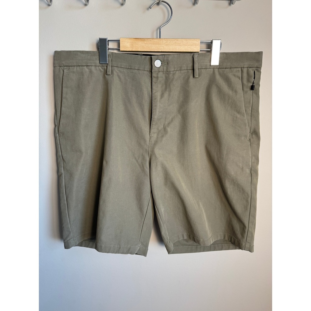 Old Navy Ultimate Tech Slim Built-In Flex Chino Shorts Stone Wall Mens 38